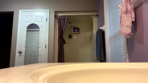 sly050585 online show from January 8, 9:42 pm