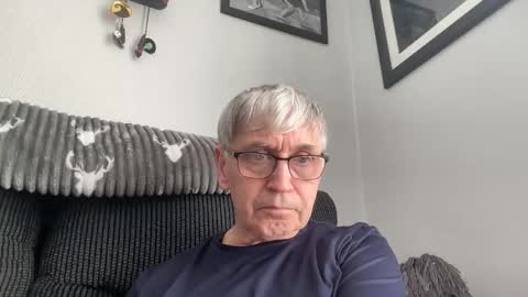 SmallSi online show from April 22, 1:38 pm