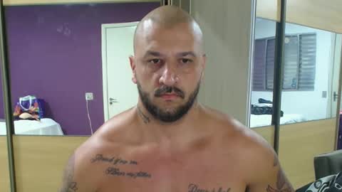 Snapshot of smithduke chatting on December 6, 1:29 am smithduke online show from December 6, 1:29 am