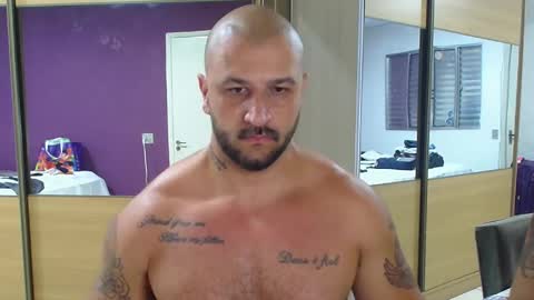 Snapshot of smithduke chatting on December 3, 1:17 am smithduke online show from December 3, 1:17 am