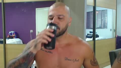 Snapshot of smithduke chatting on December 4, 12:36 pm smithduke online show from December 4, 12:36 pm