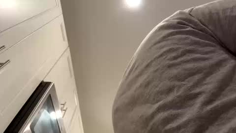 Snapshot of smokeymt420 chatting on October 19, 4:17 am smokeymt420 online show from October 19, 4:17 am