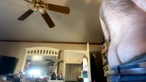 Snapshot of smokeymt420 chatting on December 6, 7:23 pm smokeymt420 online show from December 6, 7:23 pm