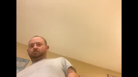 Snapshot of smokeymt420 chatting on December 2, 10:06 am smokeymt420 online show from December 2, 10:06 am