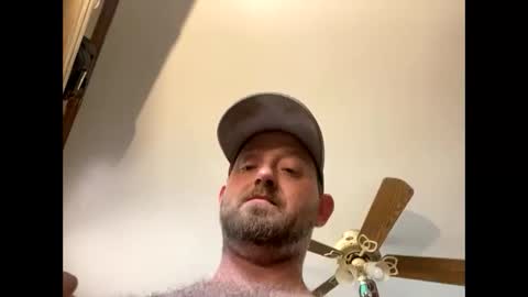 Snapshot of smokeymt420 chatting on December 21, 5:18 pm smokeymt420 online show from December 21, 5:18 pm