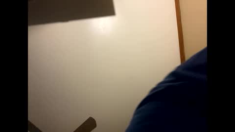 Snapshot of smokeymt420 chatting on December 19, 1:39 am smokeymt420 online show from December 19, 1:39 am