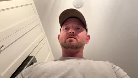 Snapshot of smokeymt420 chatting on October 14, 2:29 am smokeymt420 online show from October 14, 2:29 am