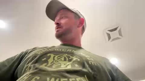 Snapshot of smokeymt420 chatting on October 16, 11:02 pm smokeymt420 online show from October 16, 11:02 pm