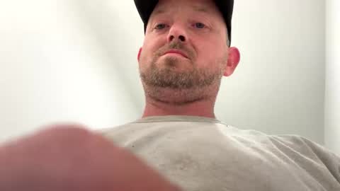 Snapshot of smokeymt420 chatting on September 17, 12:22 am smokeymt420 online show from September 17, 12:22 am