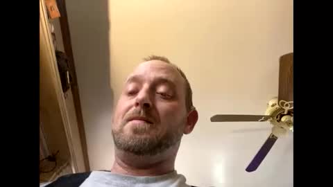 Snapshot of smokeymt420 chatting on December 24, 4:19 pm smokeymt420 online show from December 24, 4:19 pm