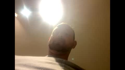 Snapshot of smokeymt420 chatting on December 16, 4:02 am smokeymt420 online show from December 16, 4:02 am