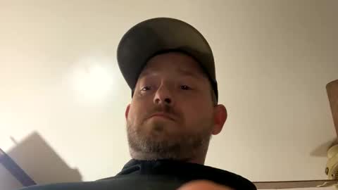 Snapshot of smokeymt420 chatting on February 22, 9:10 pm smokeymt420 online show from February 22, 9:10 pm