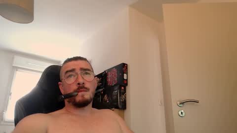 AllDayIDream online show from October 1, 1:48 pm