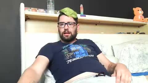 snackonzach online show from December 8, 3:10 am