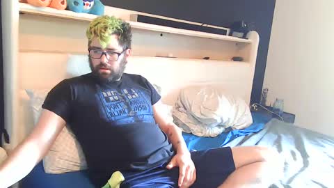 snackonzach online show from September 21, 2:39 pm