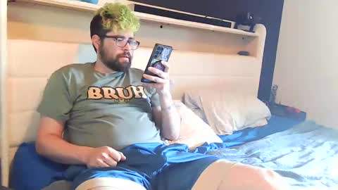 snackonzach online show from September 14, 2:41 pm