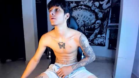 snakebutterfly online show from February 15, 5:02 am