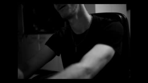 sneaky1985 online show from March 12, 2:52 am