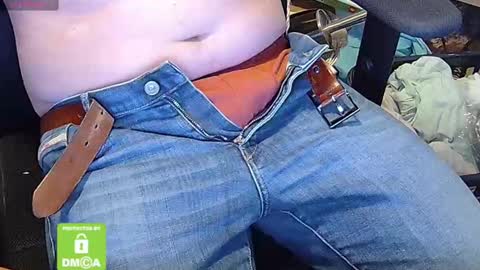 Snapshot of sneakybill82 chatting on March 9, 7:05 pm Sneakybill online show from March 9, 7:05 pm