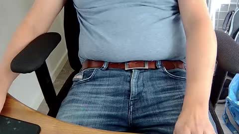 Snapshot of sneakybill82 chatting on September 21, 8:25 am Sneakybill online show from September 21, 8:25 am