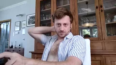 snoecks online show from July 25, 12:02 pm