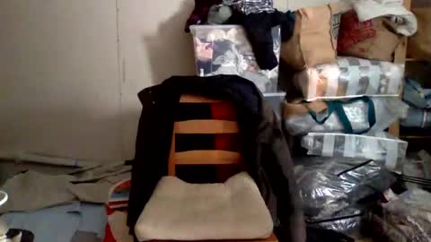 snoopy5644 online show from December 13, 1:12 pm