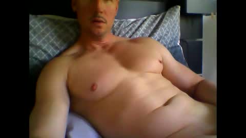 snow_ride69 online show from May 26, 3:41 pm
