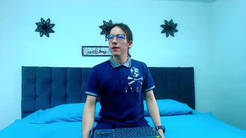 Snapshot of snowyx_ chatting on September 23, 8:30 pm Snowyx  online show from September 23, 8:30 pm
