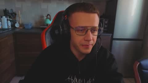 kluvr4 online show from February 27, 10:05 am