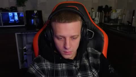 kluvr4 online show from February 22, 10:22 pm