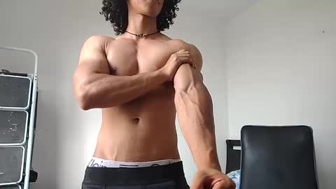 Hi Im Weller Check my Bio  online show from April 8, 9:01 pm