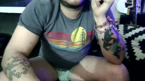 Snapshot of solosolosolo99 chatting on February 1, 2:37 am whiterabbit online show from February 1, 2:37 am