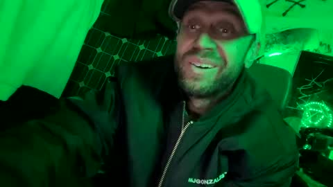 Snapshot of son_e_blacc chatting on February 2, 12:46 pm Soni online show from February 2, 12:46 pm