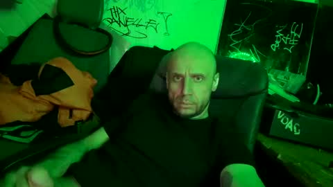 Snapshot of son_e_blacc chatting on March 8, 1:15 am Soni online show from March 8, 1:15 am