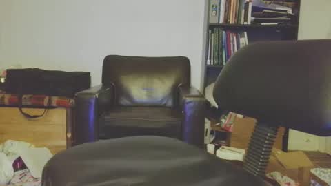 Southernblueyes online show from March 14, 8:49 pm