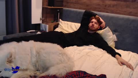 Snapshot of spaisenok chatting on December 28, 11:37 pm Mike online show from December 28, 11:37 pm