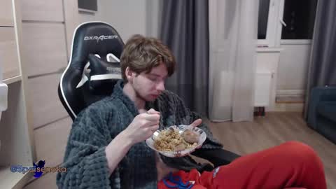 Snapshot of spaisenok chatting on March 6, 10:47 pm Mike online show from March 6, 10:47 pm