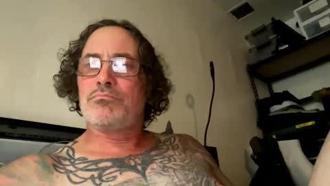 specter1972 online show from April 2, 12:41 am