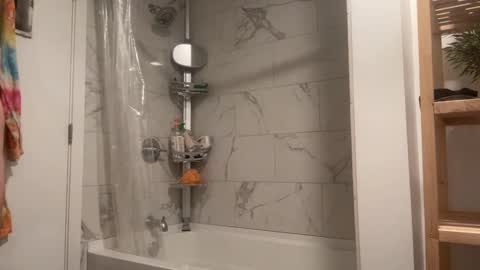 Snapshot of spookyfoxmulder chatting on January 10, 10:46 pm ALEX online show from January 10, 10:46 pm