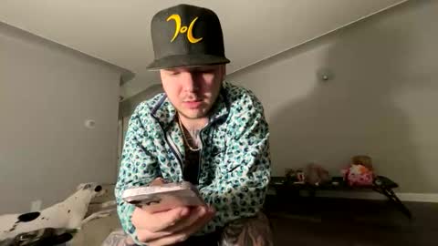 Keepscrolling online show from January 6, 2:37 am