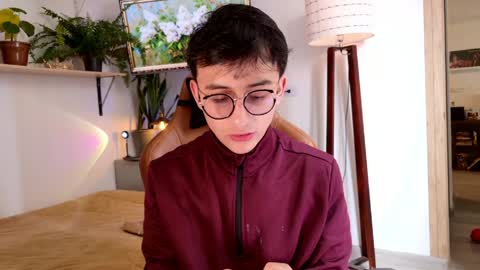 sr_evann online show from April 2, 2:58 pm