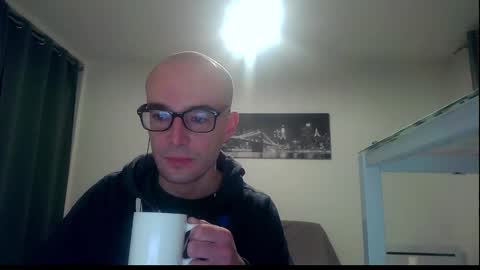 ssenzo online show from January 8, 7:45 am