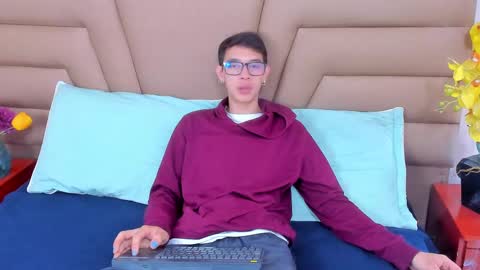 Ssweetthott online show from March 8, 1:12 pm