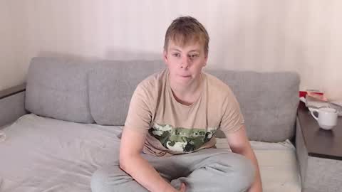 Snapshot of st_rudy chatting on September 20, 12:05 pm Joe Peach online show from September 20, 12:05 pm