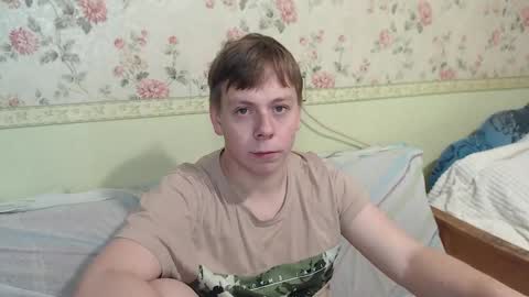 Snapshot of st_rudy chatting on December 6, 7:32 am Joe Peach online show from December 6, 7:32 am