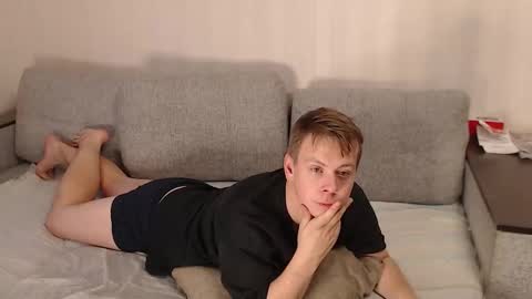 Snapshot of st_rudy chatting on September 18, 3:58 pm Joe Peach online show from September 18, 3:58 pm