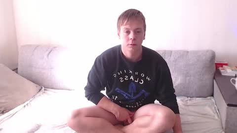 Snapshot of st_rudy chatting on October 9, 10:31 am Joe Peach online show from October 9, 10:31 am