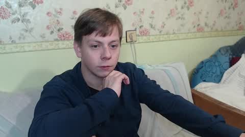 Snapshot of st_rudy chatting on December 18, 12:32 am Joe Peach online show from December 18, 12:32 am