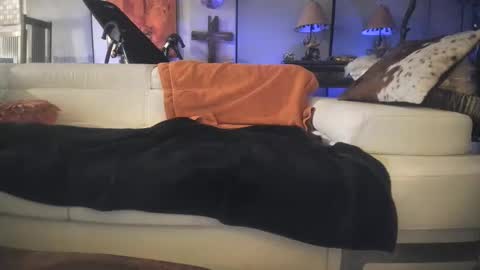 Snapshot of staloney21 chatting on October 29, 2:25 am staloney online show from October 29, 2:25 am