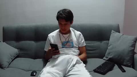 Snapshot of steban_jyj chatting on January 19, 2:04 am Katalleya and Steban online show from January 19, 2:04 am